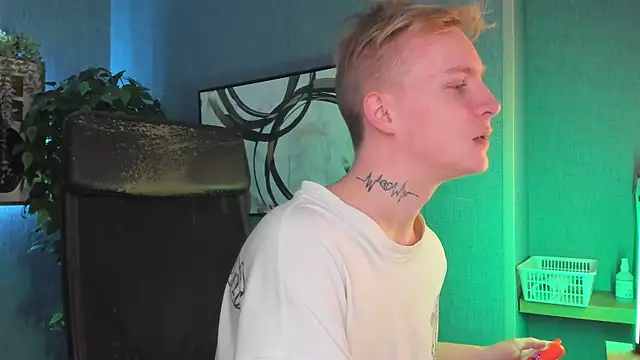 Snapshot of AlexxSweet chatting on 11/09/25, 06:55 AlexxSweet online show from 11/09/25, 06:55