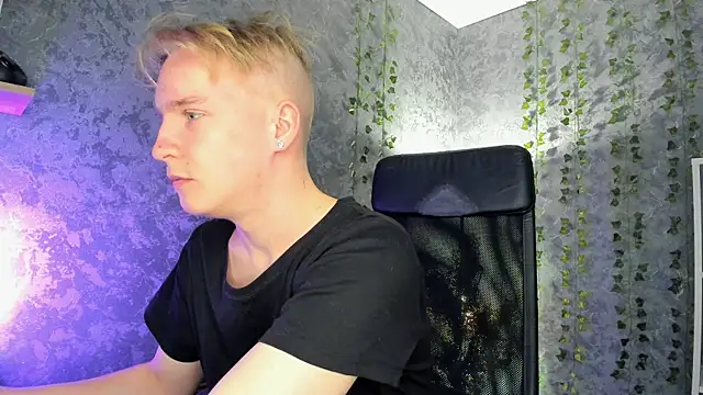 Snapshot of AlexxSweet chatting on 12/20/25, 06:31 AlexxSweet online show from 12/20/25, 06:31