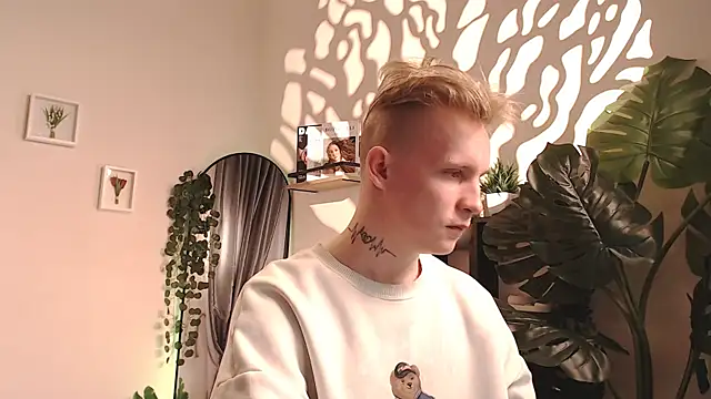 AlexxSweet online show from 04/25/26, 07:11