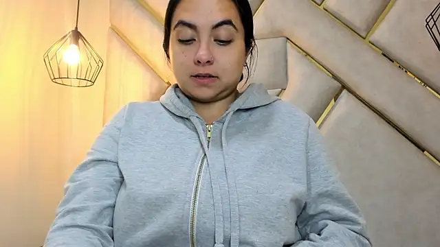 nalalye cruzz  online show from 02/14/25, 08:42