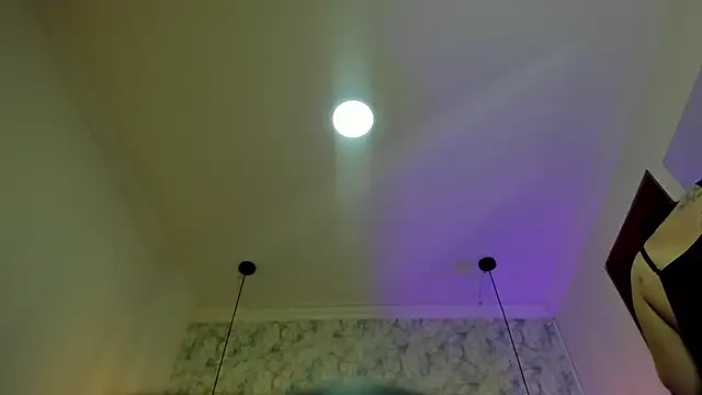 nalalye cruzz  online show from 10/21/25, 03:29