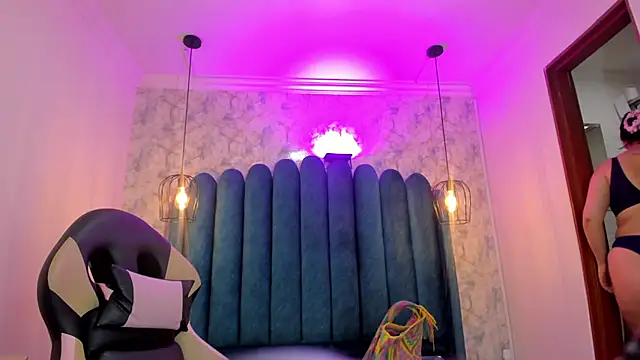 nalalye cruzz  online show from 02/28/26, 02:56