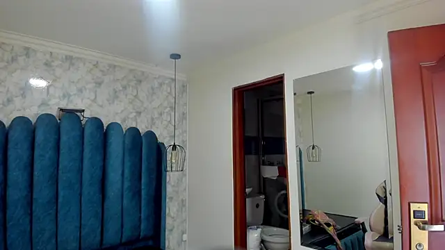 nalalye cruzz  online show from 04/10/26, 03:01