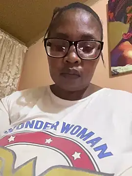 Snapshot of ZOQULUx chatting on 12/19/24, 04:24 ZOQULUx online show from 12/19/24, 04:24