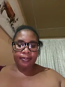 Snapshot of ZOQULUx chatting on 12/30/24, 10:12 ZOQULUx online show from 12/30/24, 10:12