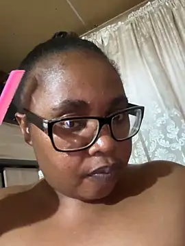 Snapshot of ZOQULUx chatting on 02/05/25, 04:58 ZOQULUx online show from 02/05/25, 04:58