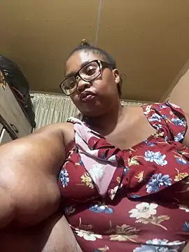 Snapshot of ZOQULUx chatting on 03/13/25, 07:50 ZOQULUx online show from 03/13/25, 07:50