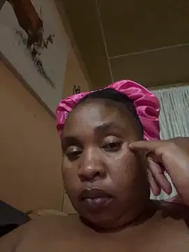 Snapshot of ZOQULUx chatting on 03/21/25, 09:01 ZOQULUx online show from 03/21/25, 09:01