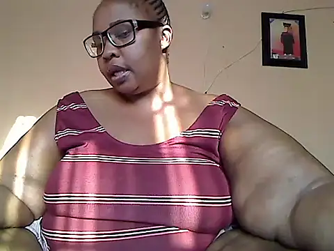 Snapshot of ZOQULUx chatting on 09/12/25, 02:50 ZOQULUx online show from 09/12/25, 02:50