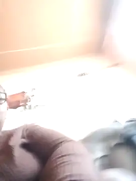 Snapshot of ZOQULUx chatting on 10/13/25, 08:25 ZOQULUx online show from 10/13/25, 08:25