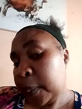 Snapshot of ZOQULUx chatting on 10/30/25, 11:00 ZOQULUx online show from 10/30/25, 11:00