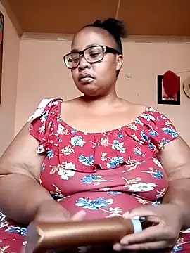 Snapshot of ZOQULUx chatting on 11/26/25, 09:43 ZOQULUx online show from 11/26/25, 09:43