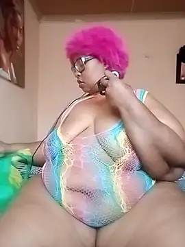 Snapshot of ZOQULUx chatting on 11/28/25, 08:28 ZOQULUx online show from 11/28/25, 08:28