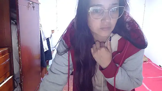 clarisse69 online show from 03/24/26, 04:17