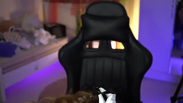 VixenMia online show from 12/27/24, 03:42