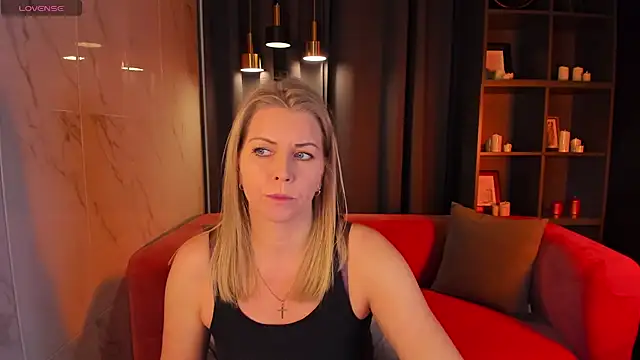 Annie Light online show from 12/10/24, 05:39