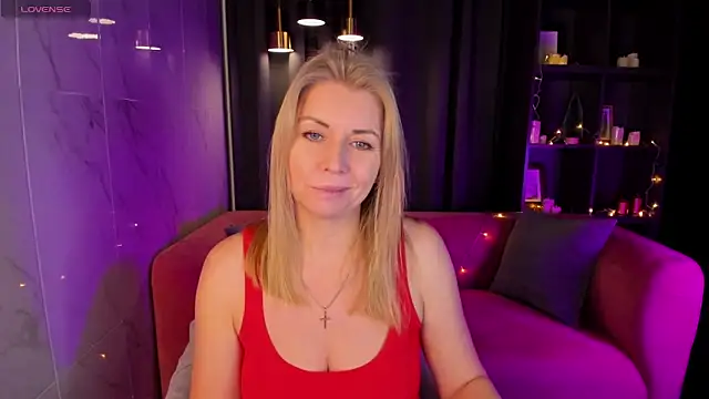 Annie Light online show from 12/25/24, 08:51