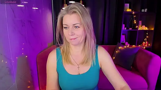 Annie Light online show from 12/27/24, 06:03