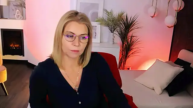 Annie Light online show from 09/21/25, 05:42