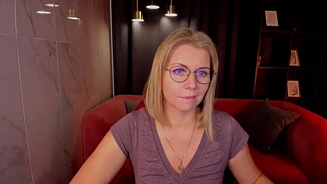 Annie Light online show from 09/24/25, 06:06