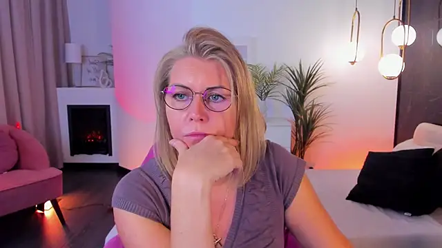 Annie Light online show from 09/29/25, 05:56