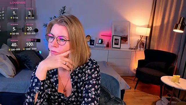 Annie Light online show from 05/21/26, 06:53