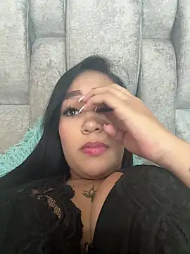 Snapshot of Luisa_Fernandaa chatting on 09/25/25, 12:25 Luisa Fernandaa online show from 09/25/25, 12:25