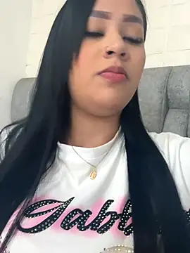 Snapshot of Luisa_Fernandaa chatting on 10/16/25, 12:11 Luisa Fernandaa online show from 10/16/25, 12:11