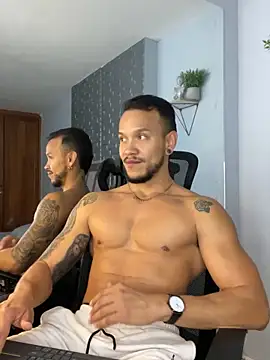 ARON TAYLER01 online show from 01/11/25, 03:52