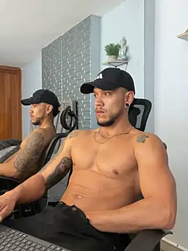 ARON TAYLER01 online show from 01/18/25, 04:10