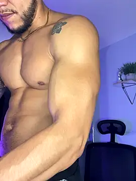 ARON TAYLER01 online show from 09/17/25, 10:28