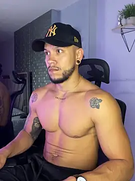 ARON TAYLER01 online show from 09/18/25, 10:28