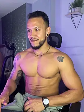 ARON TAYLER01 online show from 10/05/25, 10:24