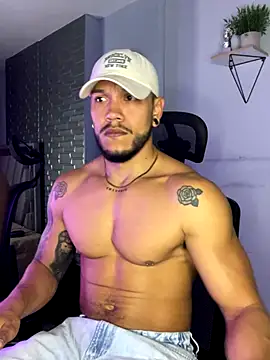 ARON TAYLER01 online show from 10/06/25, 10:23