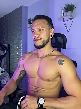 ARON TAYLER01 online show from 10/15/25, 10:37