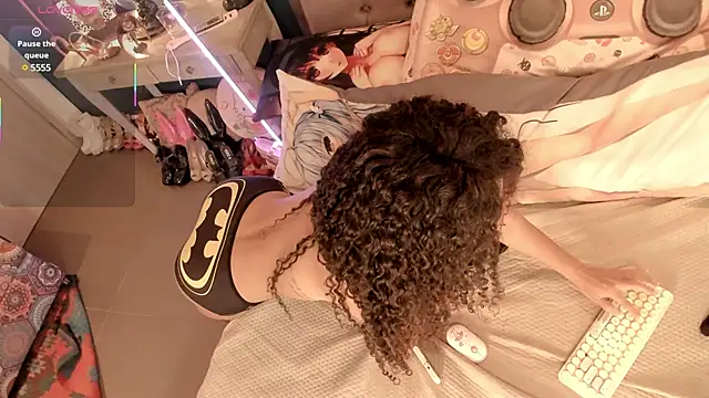 Orianna reed  online show from 02/25/25, 02:44