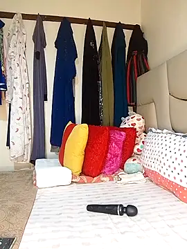 NicRaisaa online show from 02/18/25, 04:48