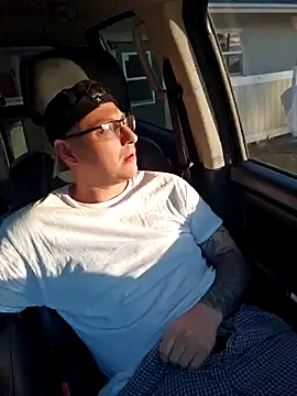 Snapshot of MrBiggBallz chatting on 12/12/24, 01:06 MrBiggBallz online show from 12/12/24, 01:06