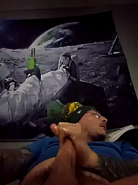 Snapshot of MrBiggBallz chatting on 01/14/25, 09:13 MrBiggBallz online show from 01/14/25, 09:13