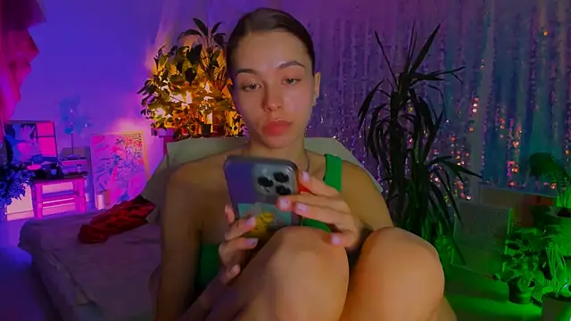 poli   online show from 09/19/25, 06:08