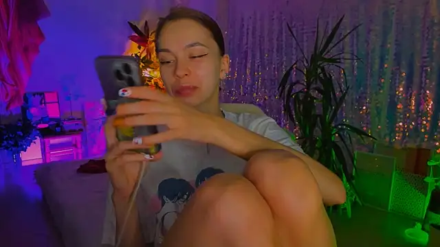 poli   online show from 10/27/25, 08:35