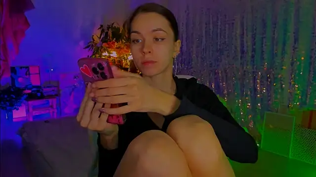 poli   online show from 12/17/25, 03:51