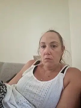 Wisie Cutie online show from 09/19/25, 03:45