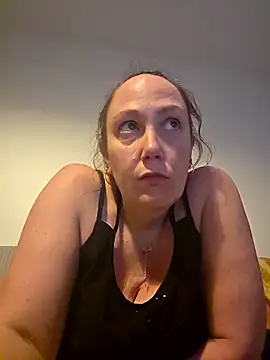 Wisie Cutie online show from 02/25/26, 06:50