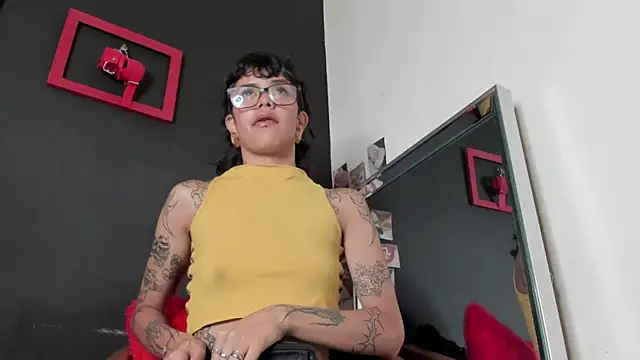 Snapshot of trinitty chatting on 03/06/25, 01:57 trinitty online show from 03/06/25, 01:57