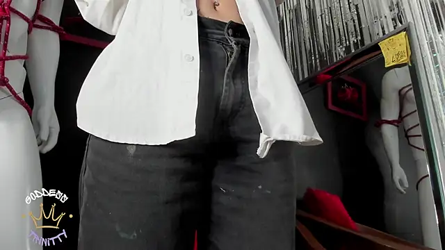 Snapshot of trinitty chatting on 09/10/25, 02:06 trinitty online show from 09/10/25, 02:06