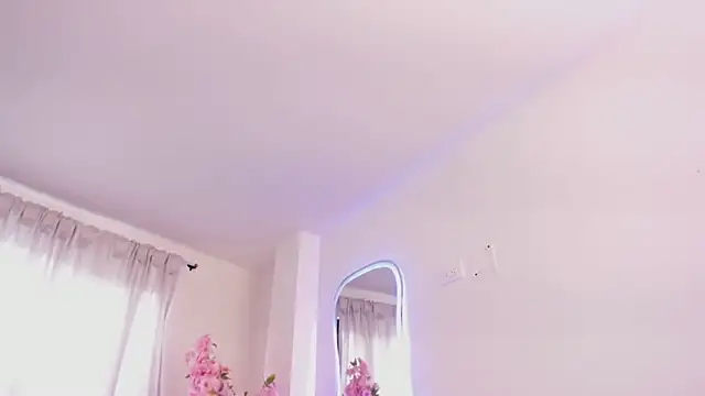 KAROLIVONNE online show from 03/28/26, 06:51