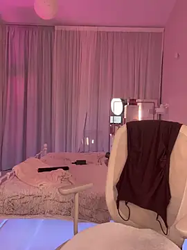 Meliazz online show from 04/15/26, 06:04