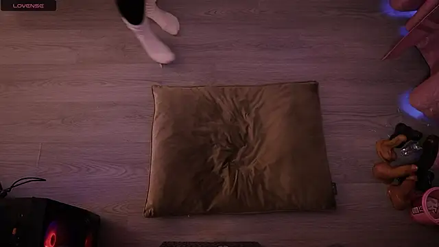 Redhead Shark new online show from 01/18/26, 01:15