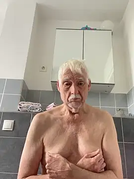 Steffibi1954 online show from 10/31/25, 12:17